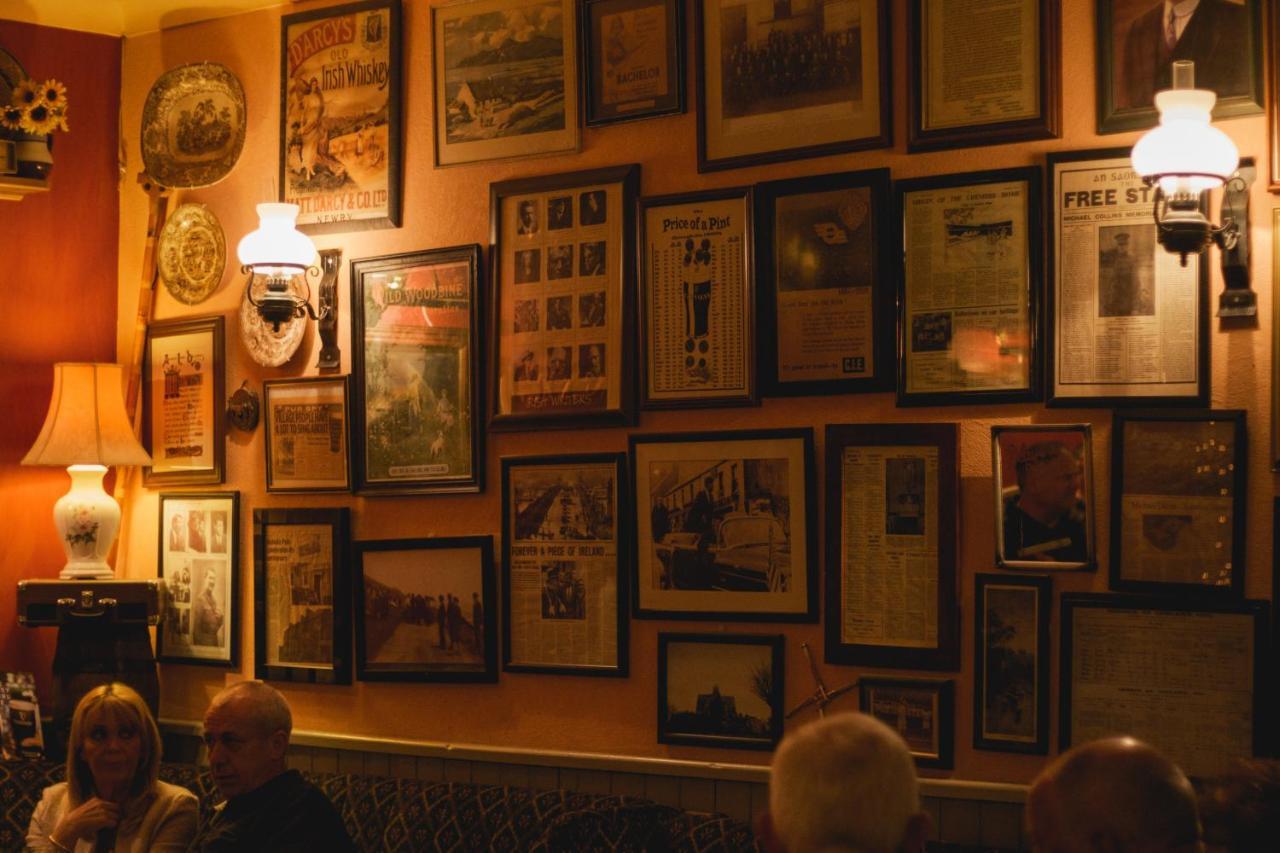 The Village Inn Bohola Dış mekan fotoğraf